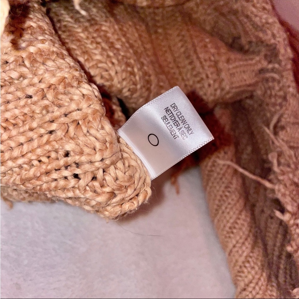 Wildfox Pullover Positano Tan V Neck Sweater size Large - Picture 8 of 9